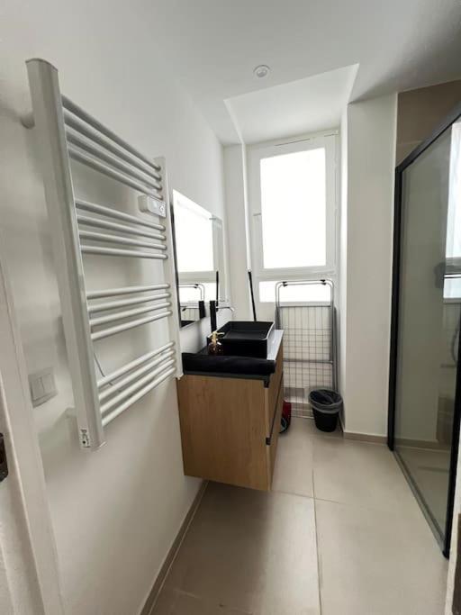 Proche De Paris, Parking Prive Apartman Le Kremlin-Bicêtre Kültér fotó